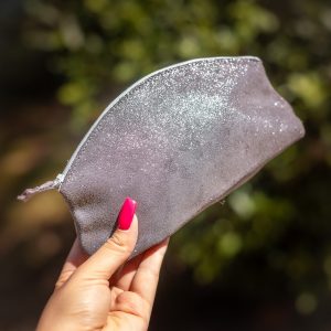 maxi-trousse-tresors-trousse-maquillage-trousse-en-cuir-cuir-paillete-la-cartabliere-cuirs-fantaisies-made-in-france-fabrique-en-france