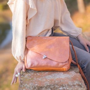 sac-pluton-en-cuirs-fantaisies-incontournable-élégant-fabriqué-en-france-la-cartabliere