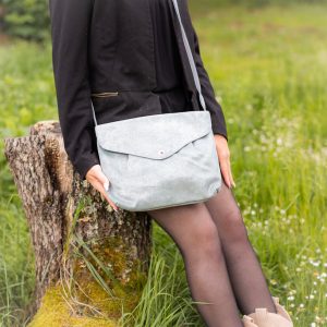 midi-sac-a-pinces-en-cuirs-fantaisies-pratique-élégant-féminin-fabriqué-en-france-la-cartabliere
