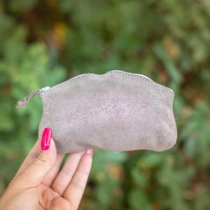 midi trousse a trésors en cuir pailleté - la cartablière