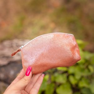 midi trousse a trésors en cuir pailleté - la cartablière