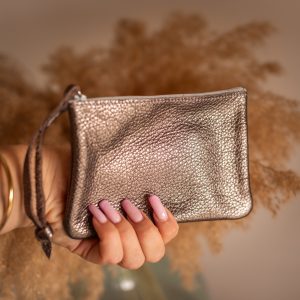 dragopnnière, pochette, porte monnaie, rectangulaire, en cuir pailleté, cuir métallisé, cuir fantaisie, la cartablière, fabriqué en france, fabriqué en Occitanie