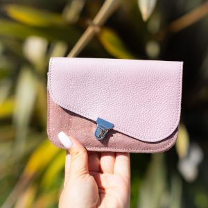 mini-pochette-en-cuir-paillete-attache-cartable-soiree-journee-portefeuille-la-cartabliere-made-in-france-fabrique-en-france