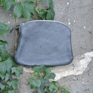 porte-monnaie-midi-kiwi-en-cuirs-fantaisies-cuir-pailleté-cuir-nappa-cuir-plume-cuir-floralie-cuir-glace-cuir-retro-la-cartabliere-made-in-france-fabrique-en-france