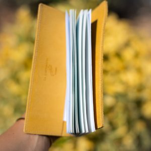 protege-chequier-cuirs-fantaisies-cuir-paillete-cuir-retro-cuir-nappa-cuir-graine-la-cartabliere-fabirque-en-france