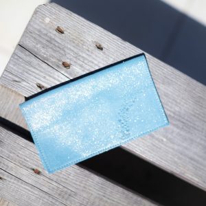 protege-chequier-cuirs-fantaisies-cuir-paillete-cuir-retro-cuir-nappa-cuir-graine-la-cartabliere-fabirque-en-france