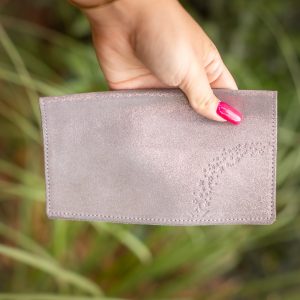 protege-chequier-cuirs-fantaisies-cuir-paillete-cuir-retro-cuir-nappa-cuir-graine-la-cartabliere-fabirque-en-france