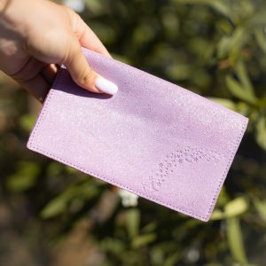 protege-chequier-cuirs-fantaisies-cuir-paillete-cuir-retro-cuir-nappa-cuir-graine-la-cartabliere-fabirque-en-france