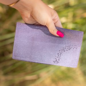 protege-chequier-cuirs-fantaisies-cuir-paillete-cuir-retro-cuir-nappa-cuir-graine-la-cartabliere-fabirque-en-france