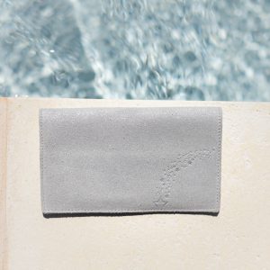 protege-chequier-cuirs-fantaisies-cuir-paillete-cuir-retro-cuir-nappa-cuir-graine-la-cartabliere-fabirque-en-france