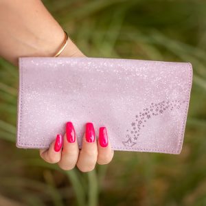 protege-chequier-cuirs-fantaisies-cuir-paillete-cuir-retro-cuir-nappa-cuir-graine-la-cartabliere-fabirque-en-france