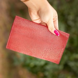 protege-chequier-cuirs-fantaisies-cuir-paillete-cuir-retro-cuir-nappa-cuir-graine-la-cartabliere-fabirque-en-france