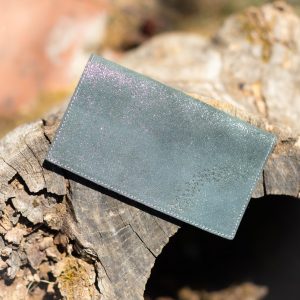 protege-chequier-cuirs-fantaisies-cuir-paillete-cuir-retro-cuir-nappa-cuir-graine-la-cartabliere-fabirque-en-france