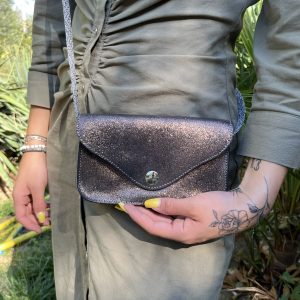 pochette-etincelle-bandouliere-pochette-soiree--en-cuir-paillete-la-cartabliere-cuirs-fantaisies-made-in-france-fabrique-en-france