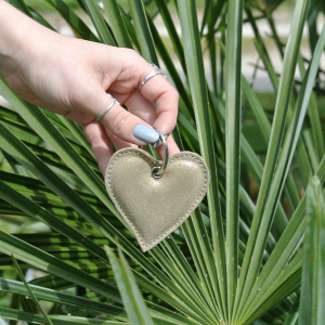 porte-clés-coeur-en-forme-de-coeur-porte-clés-en-cuirs-porte-clés-saint-valentin-amour-cuirs-pailleté-cuirs-a-paillette-cuirs-fantaisies-cuirs-colorés-made-in-france-fabriqué-en-france-la-cartabliere