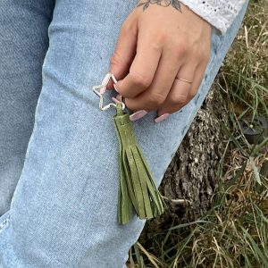 porte-clé-pompon-en-cuir-pailleté-fabriqué-en-france-la-cartabliere-clés-élégant