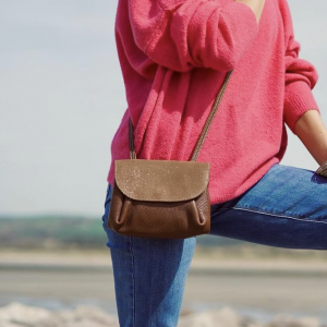 petit-sac-accordeon-tout-petit-sac-maroquinerie-petite-maroquinerie-cuir-paillete-cuir-grainé-sac-bandoulière-made-in-france-fabriqué-en-france-la-cartabliere