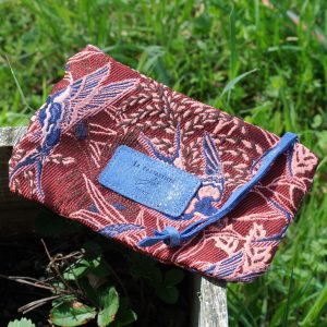 tissu-jacquard-sac-en-jacquard-tissé-en-france-oiseaux-oiseau-campagne-en-ville-made-in-france-fabriqué-en-france-tarn-la-cartabliere-sac-en-tissu-accessoires-en-tissu-trousse-en-tissu-accessoire-en-jacquard-trousses-en-jacquard