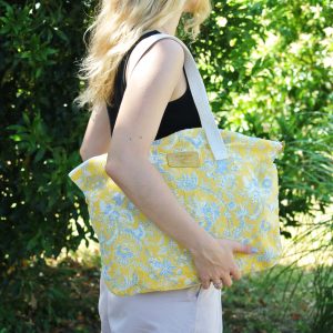 tissu-jacquard-sac-en-jacquard-tissé-en-france-fleurs-floral-fleuri-vie-de-château-made-in-france-fabriqué-en-france-tarn-la-cartabliere-sac-en-tissu-accessoires-en-tissu-trousse-en-tissu-accessoire-en-jacquard-trousses-en-jacquard