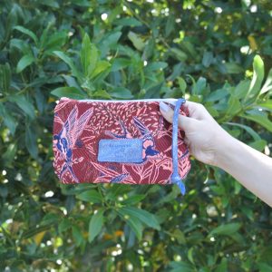 tissu-jacquard-sac-en-jacquard-tissé-en-france-oiseaux-oiseau-campagne-en-ville-made-in-france-fabriqué-en-france-tarn-la-cartabliere-sac-en-tissu-accessoires-en-tissu-trousse-en-tissu-accessoire-en-jacquard-trousses-en-jacquard