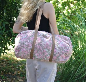 tissu-jacquard-sac-en-jacquard-tissé-en-france-fleurs-floral-fleuri-vie-de-château-made-in-france-fabriqué-en-france-tarn-la-cartabliere-sac-en-tissu-accessoires-en-tissu-trousse-en-tissu-accessoire-en-jacquard-trousses-en-jacquard