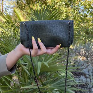 pochette-aurore-pochette-téléphone-simple-rabat-pochette-en-cuir-pailleté-grainé-porté-en-bandoulière-made-in-france-fabriqué-en-france-la-cartabliere