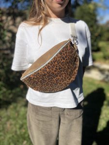 midi-sac-banane-banana-cuirs-pailletes-cuirs-fantaisies-paillette-tendance-banane-en-cuirs-la-cartablière-banane à paillette-made-in-france-fabriqué-en-france