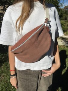 midi-sac-banane-banana-cuirs-pailletes-cuirs-fantaisies-paillette-tendance-banane-en-cuirs-la-cartablière-banane à paillette-made-in-france-fabriqué-en-france