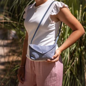 pochette-aurore-pochette-téléphone-simple-rabat-pochette-en-cuir-pailleté-grainé-porté-en-bandoulière-made-in-france-fabriqué-en-france-la-cartabliere