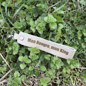 porte-clés-message-la-cavaliere-paillettes-team-crottin-j'peux pas j'ai poney- fabriqué en france, made in france, fabriqué en Occitanie cuir pailleté message drôle cheval poney