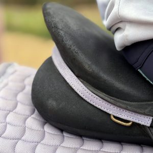 Bijoux de selle en cuir métallisé et cuir pailleté, créations La Cavalière à Paillettes par La Cartablière, accessoires équestres fabriqués en France