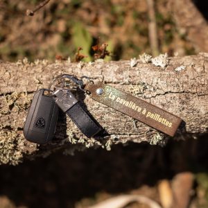 porte-clés-message-la-cavaliere-paillettes-team-crottin-j'peux pas j'ai poney- fabriqué en france, made in france, fabriqué en Occitanie cuir pailleté message drôle cheval poney