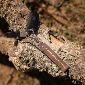 porte-clés-message-la-cavaliere-paillettes-team-crottin-j'peux pas j'ai poney- fabriqué en france, made in france, fabriqué en Occitanie cuir pailleté message drôle cheval poney