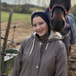 bandeau en laine pour cavalière fabriqué en france tricoté la cartablière la cavalière à paillettes