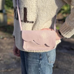 pochette fleurs, pochette téléphone, soirée, la cartablière, made in france, fabriqué en France, la cartablière, paillettes, cuir pailleté, cuir fantaisie, femme, sac, sac bandoulière