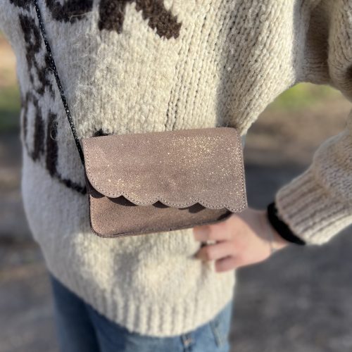 pochette fleurs, pochette téléphone, soirée, la cartablière, made in france, fabriqué en France, la cartablière, paillettes, cuir pailleté, cuir fantaisie, femme, sac, sac bandoulière