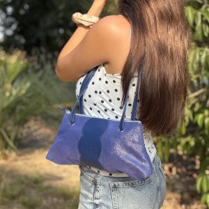 sac-athena-en-cuir-pailleté-sac-baguette-en cuir, en cuir pailleté, en cuir fantaisie, fabriqué en france, made in france, fabriqué en occitanie, la cartablière, maroquinerie française, femme, élégante