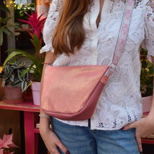 sac, banane, revisité, la cartablière, cuir ,cuir pailleté, cuir python, cuir métallisé, cuir fantaisie, fabrique en france, made in france, fabriqué en occitanie, Tarn, jolie sac, sac élégant, femme