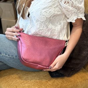 sac, banane, revisité, la cartablière, cuir ,cuir pailleté, cuir python, cuir métallisé, cuir fantaisie, fabrique en france, made in france, fabriqué en occitanie, Tarn, jolie sac, sac élégant, femme